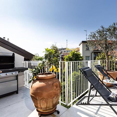 *Villa Olivo*With Private Terrace & Jacuzzi + 3Bedrooms Milano Ngoại thất bức ảnh
