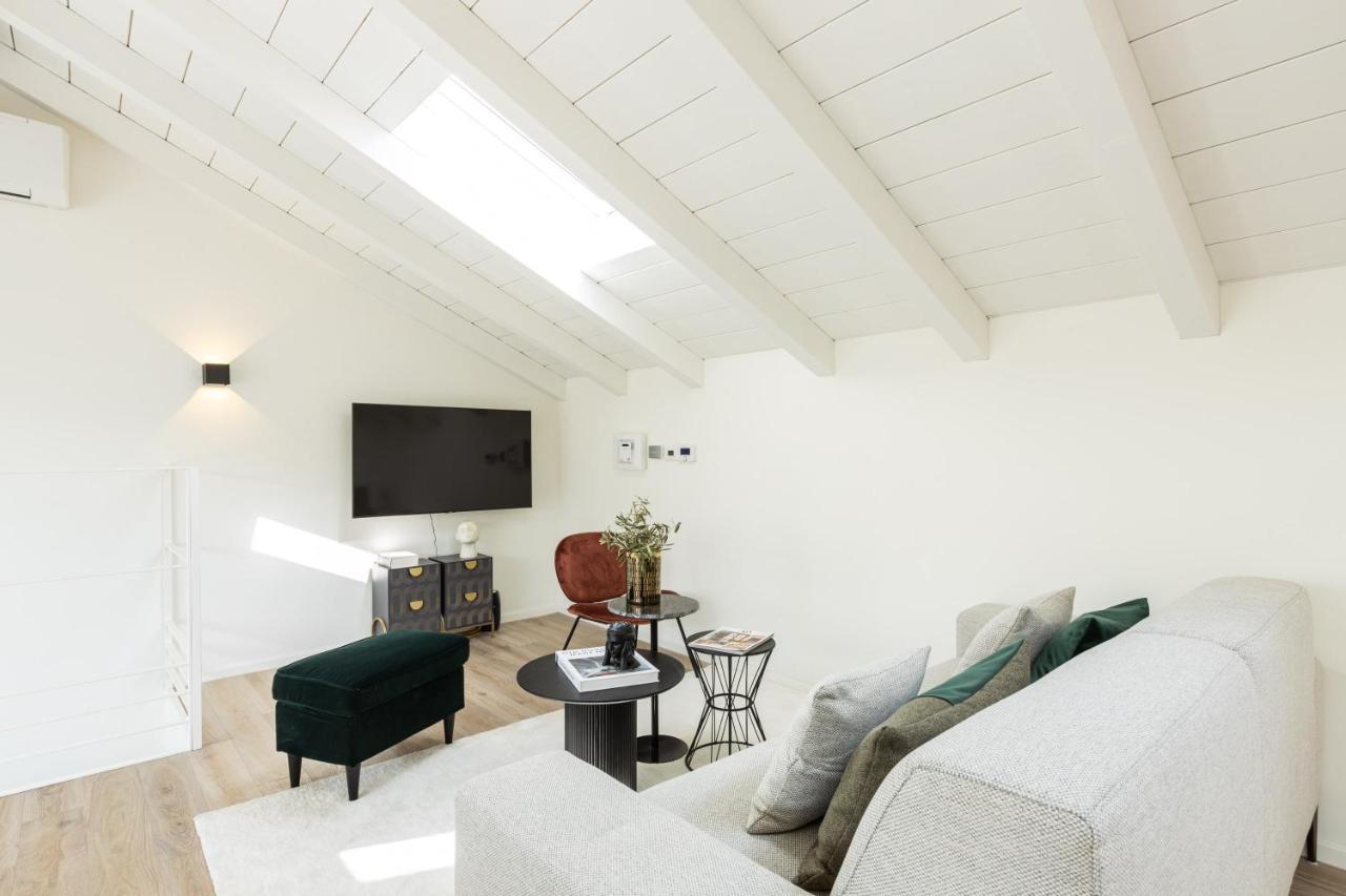 *Villa Olivo*With Private Terrace & Jacuzzi + 3Bedrooms Milano Ngoại thất bức ảnh