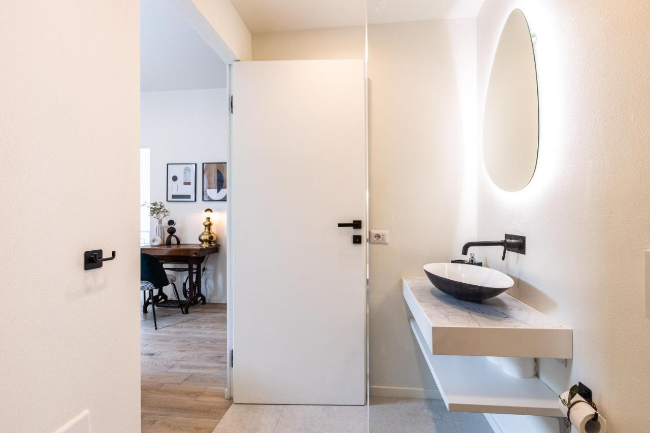 *Villa Olivo*With Private Terrace & Jacuzzi + 3Bedrooms Milano Ngoại thất bức ảnh